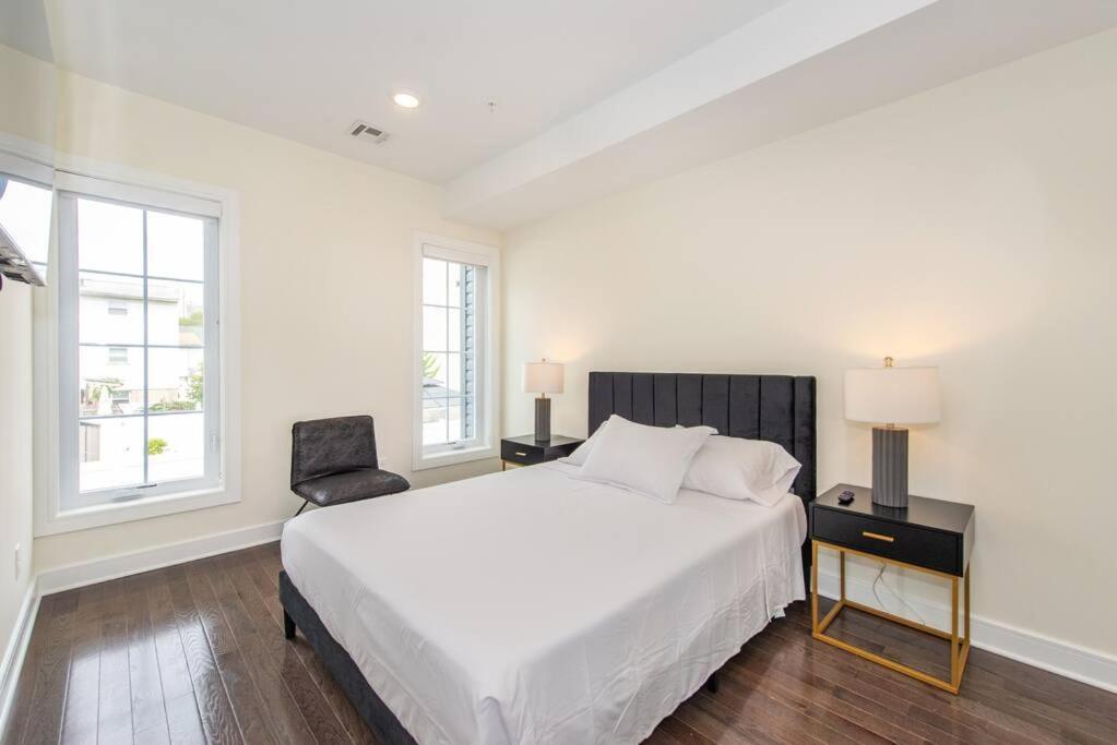 Stylish Chic Condo Nyc At Fingertips North Bergen Exterior foto